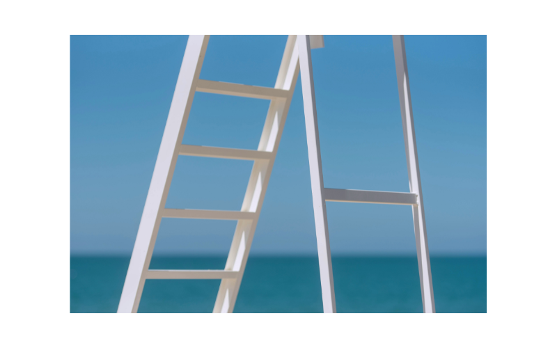 感情処理力の段階差や人間関係の成長プロセスを表す梯子のイメージ